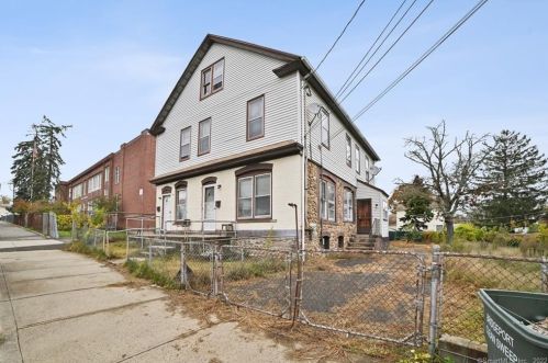 34 Omega Ave, Bridgeport, CT 06606 exterior