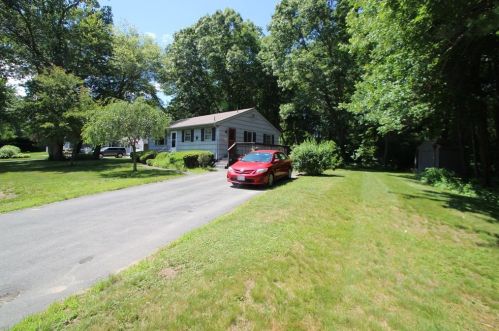 871 Washington St, Hanson, MA 02341 exterior