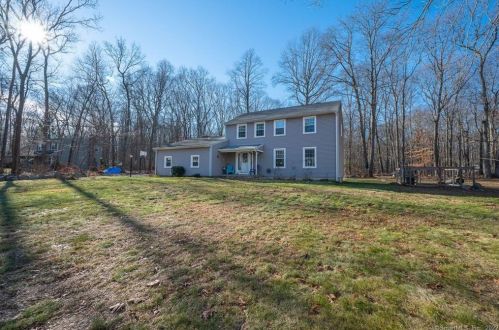 6 Osprey Dr, Gales-Ferry, CT 06335 exterior