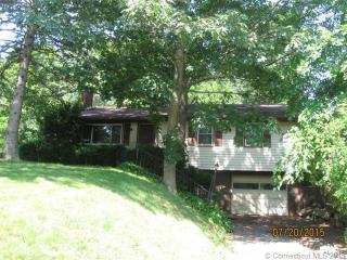 45 Wayne Ln, Meriden, CT 06450 exterior