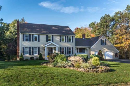 20 Hickory Ridge Dr, Plaistow, NH 03865 exterior