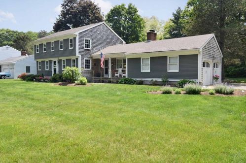 36 Larchwood Dr, Valley Falls, RI 02864 exterior