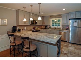 68 Piscataqua Rd, Dover, NH 03820 exterior