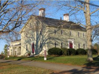 58 Winnicutt Rd, Stratham, NH 03885 exterior