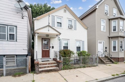 90 Wordsworth St, Roxbury-Xing, MA 02128 exterior