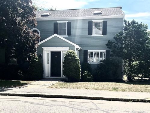 5 Vine St, Manchester, MA 01944 exterior