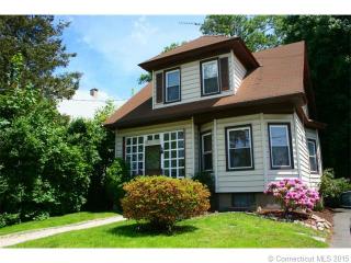 572 Nichols Ave, Stratford, CT 06614 exterior