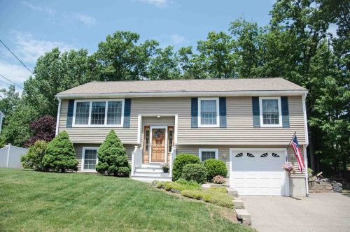 18 New Zealand Rd, Seabrook, NH 03874 exterior