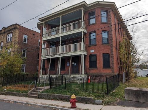 31 Capen St, Hartford, CT 06120 exterior