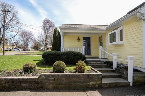 10 Rainbow Rd, Norwalk, CT 06851 exterior