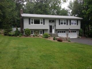 100 Davis Rd, Seymour, CT 06483 exterior