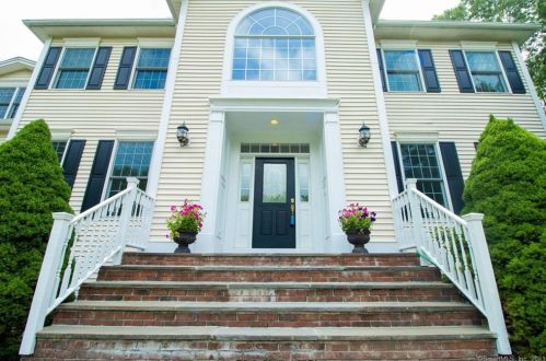 8 Border Ln, Sherman, CT 06784 exterior