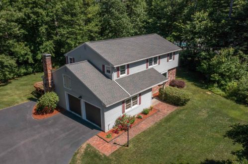 11 Indian Rock Rd, Nashua, NH 03063 exterior