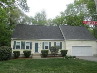 56 Lakeview Ave, Lincoln, RI 02865 exterior