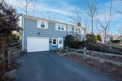 60 Knollwood Cir, North-Kingstown, RI 02852 exterior