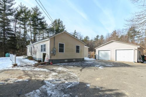 97 Chester Rd, Raymond, NH 03077 exterior