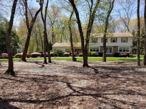 77 Heritage Dr, Warwick, RI 02818 exterior