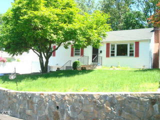 4 Byrd Rd, Norwalk, CT 06850 exterior