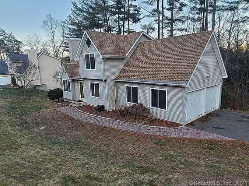 23 Starwood Ln, Beacon Falls, CT 06403 exterior