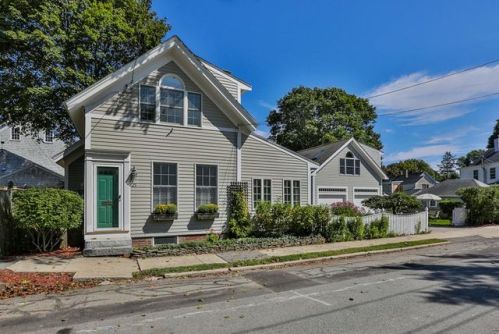 25 Chestnut St, Plum Island, MA 01950 exterior