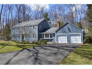 7 Old Oak Dr, Simsbury, CT 06070 exterior