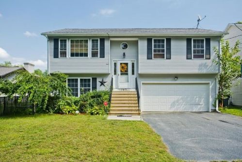 143 Barre St, Springfield, MA 01119 exterior