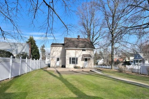 22 Newtown Ter, Norwalk, CT 06851 exterior