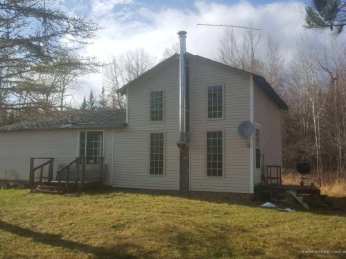 17 Cross St, Macwahoc Plt, ME 04451 exterior