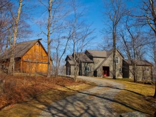 28 Iron Mountain Rd, Kent, CT 06757 exterior