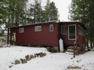 2 Lookout Point Rd, Washington, NH 03280 exterior