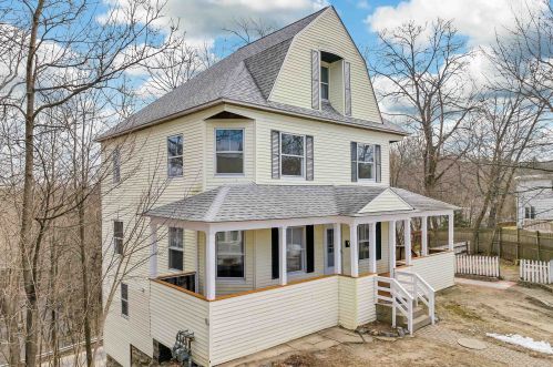 13 Circle Ave, Nashua, NH 03060 exterior