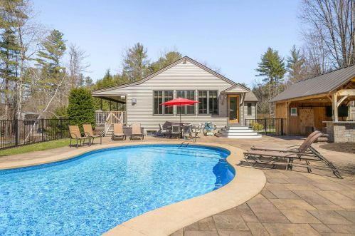 1110 Gorham Pond Rd, Goffstown, NH 03046 exterior