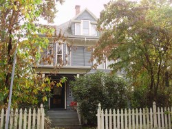 16 Maple Park, Newton, MA 02459 exterior