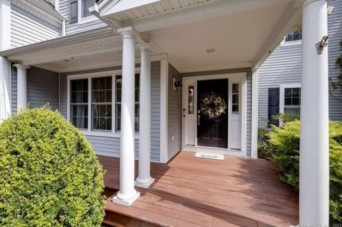 4 Old Farm Pl, Norwalk, CT 06859 exterior