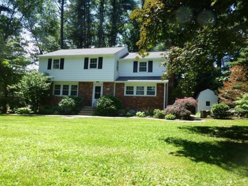 5 Nadine Rd, Acton, MA 01720 exterior
