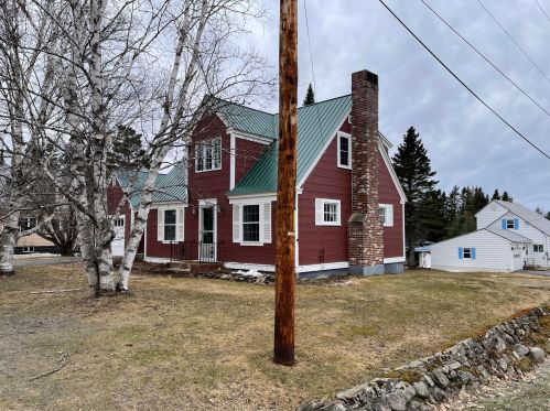 1226 Main St, Washburn, ME 04786 exterior