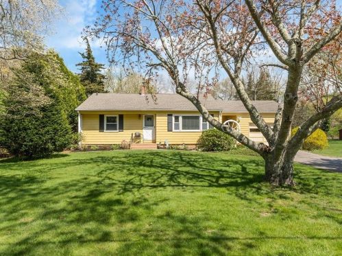 11 Lanphere Rd, Westerly, RI 02891 exterior