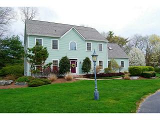 1 Jacobs Point Rd, Warren, RI 02885 exterior