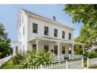 71 Narragansett Ave, Jamestown, RI 02835 exterior