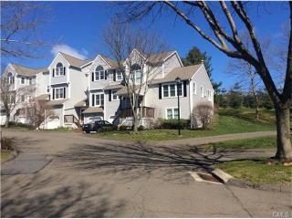 122 Morningside Ct, Huntington, CT 06484 exterior