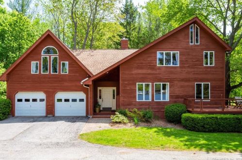 12 Old Marlborough Rd, East-Hampton, CT 06424 exterior