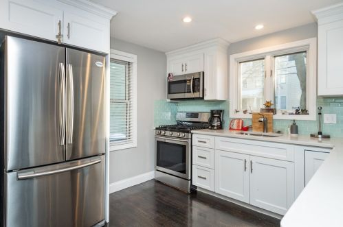 212 6Th St, Roxbury-Xing, MA 02127 exterior