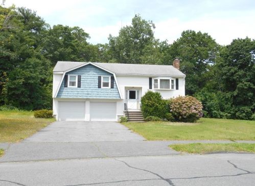 9 Honeysuckle Ln, Shrewsbury, MA 01545 exterior