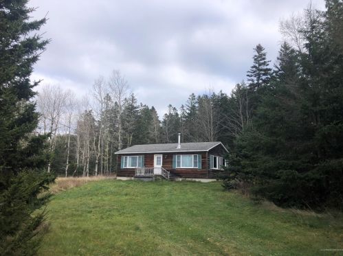 31 Kendall Head Rd, Eastport, ME 04631 exterior