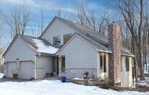 132 Hatch Hill Rd, Vernon, CT 06066 exterior