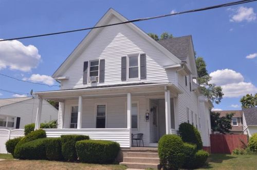 31 Manhattan St, Providence, RI 02904 exterior