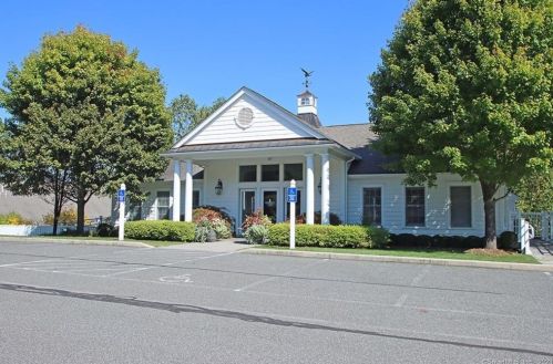 12 Stillwater Cir, Brookfield Center, CT 06804 exterior