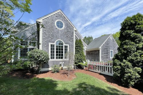 26 Gold Leaf Ln, Mashpee, MA 02649 exterior