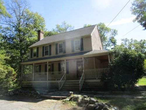 608 Tremont St, Taunton, MA 02780 exterior