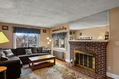 8 Prudence St, Worcester, MA 01606 exterior